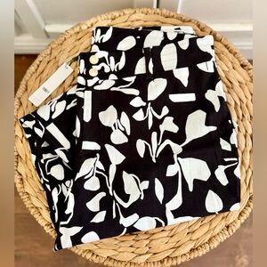 🖤Chicos Trapunto Cropped Pants Abstract Black and White Pants NWT